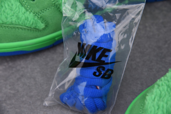 Grateful Dead x Nike SB Dunk Low “Green Bear” CJ5378-300