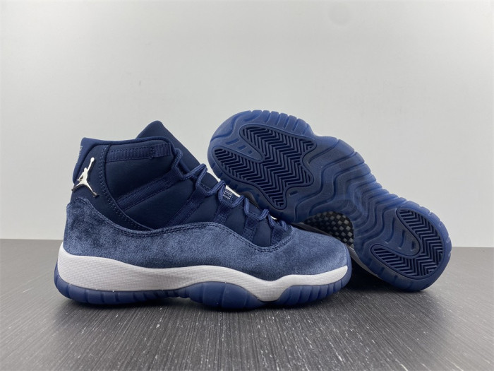AIR JORDAN 11 VELVET WMNS “MIDNIGHT NAVY” AR0715-441