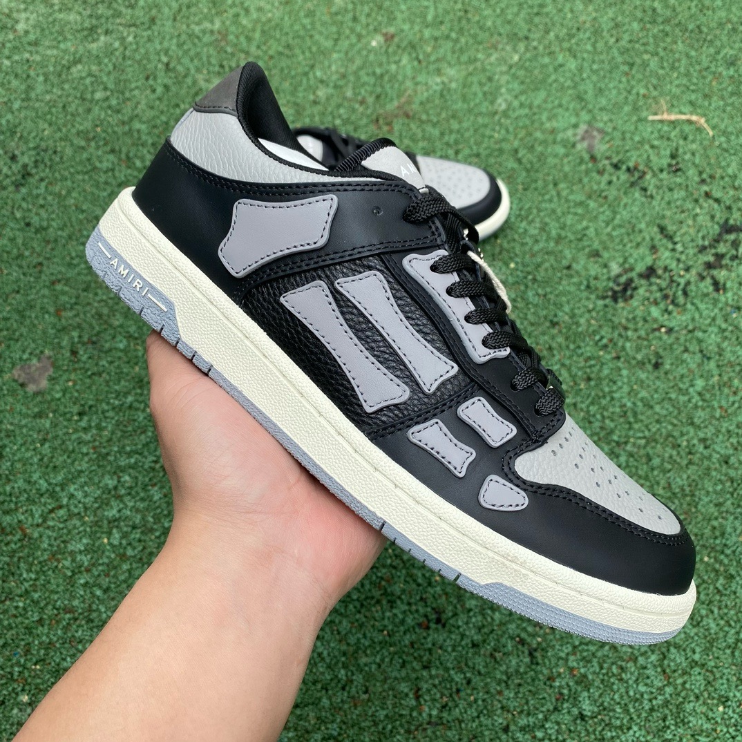 AR1M1 Low-Top Sneaker