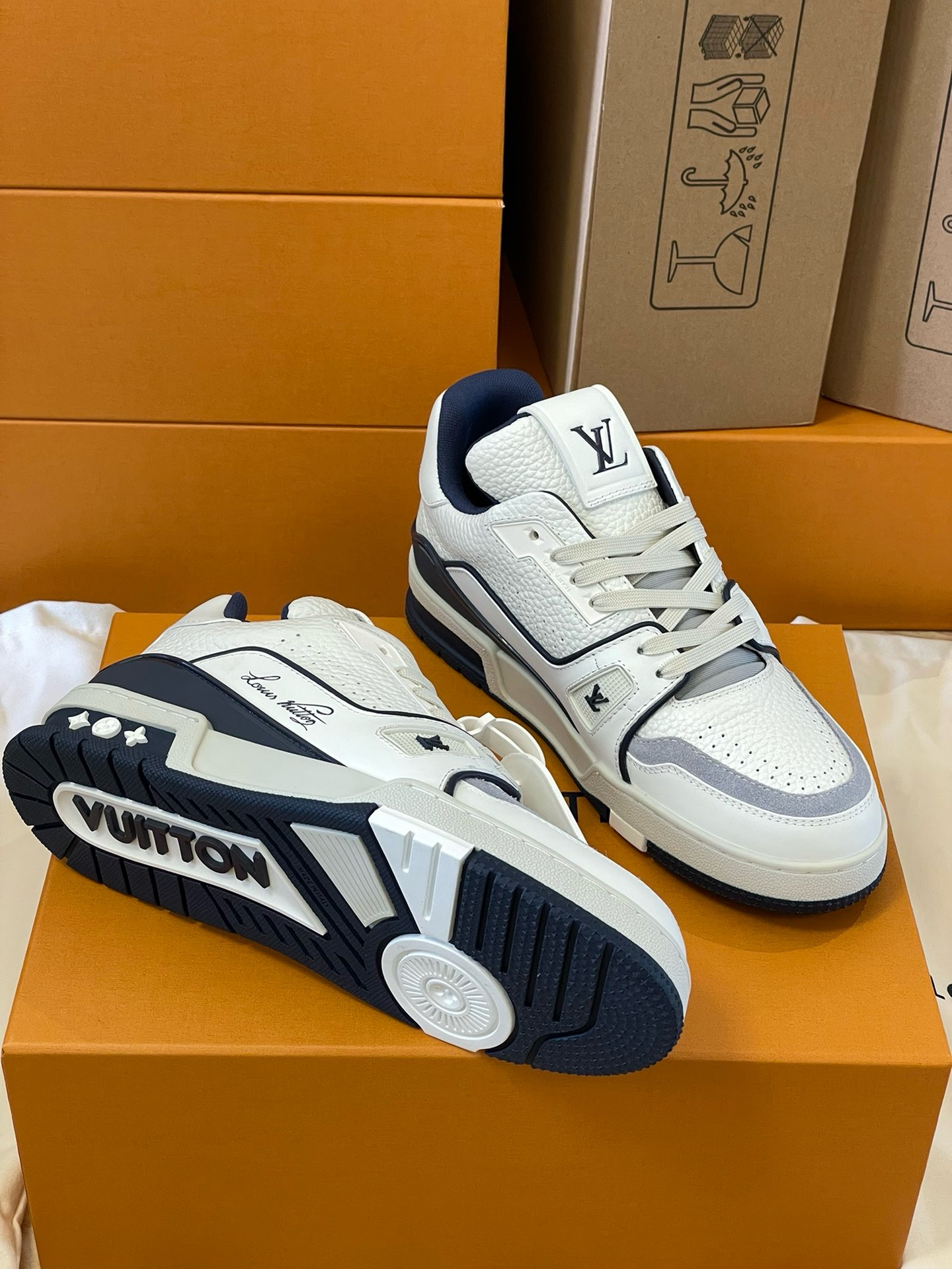 Loui Vuitto TRAINER SNEAKER